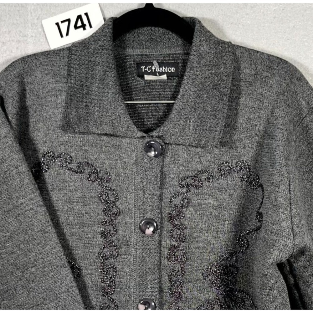 T-C Fashion Cardigan Sweater Womens Large Gray Cotton‎ Floral Beaded Winter